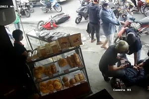 2 tên cướp đi xe Eciter, xịt hơi cay vào hình sự đặc nhiệm hòng thoát thân