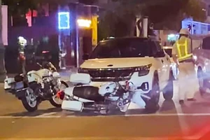 Xác minh tài xế lái ô tô bỏ chạy khi kiểm tra nồng độ cồn