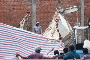 Quận 6: Sập công trình xây dựng nhà ở, nhiều người thương vong 