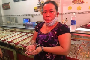 Khởi tố nữ giúp việc trộm vàng của chủ nhà