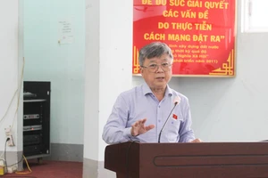 Liên bộ Công Thương,Tài chính cần nhanh chóng giải quyết tình trạng bán xăng nhỏ giọt