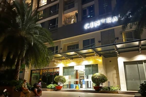 Một người nước ngoài chết trong tư thế treo cổ tại chung cư ở Bình Thạnh