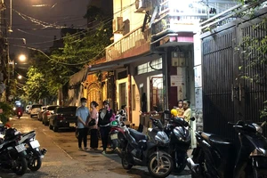 TP.HCM: Phá cửa cứu người đàn ông đang treo cổ trong nhà 