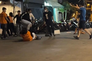 2 nhóm phụ nữ lao vào hỗn chiến tại quán nhậu ở Bình Thạnh