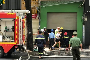 Cảnh sát phá cửa dập lửa căn nhà ở quận 3, TP.HCM