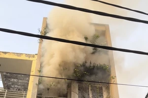 Cháy căn nhà cao tầng ở TP.HCM, nhiều tài sản bị thiêu rụi