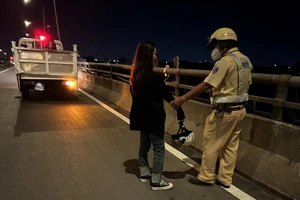 CSGT Bình Triệu cứu một cô gái nhảy cầu Bình Phước 1 vào mùng 4 Tết