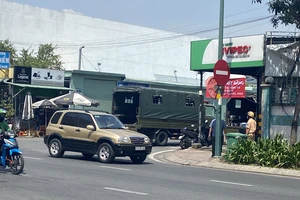 Công an TP.HCM khám xét Trung tâm đăng kiểm 50-05V - chi nhánh Hồng Hà 