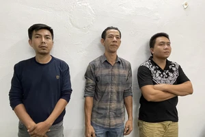 Tài xế riêng tráo 4 bánh xe Maybach của chủ đem bán 