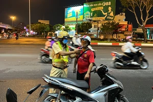 Anh thợ hồ, uống 4 lon bia bị phạt 7 triệu vì vi phạm nồng độ cồn