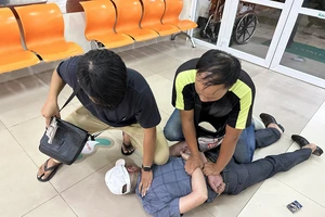 Một giờ truy bắt nghi phạm đâm bạn nhậu tử vong ở Phú Nhuận 