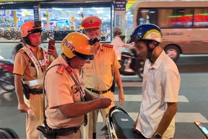 Sinh viên vi phạm nồng độ cồn: ‘Uống cho vui, không nghĩ bị bắt’