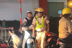 Chở bạn gái về sau cuộc nhậu, thanh niên bị phạt 7 triệu đồng do vi phạm nồng độ cồn