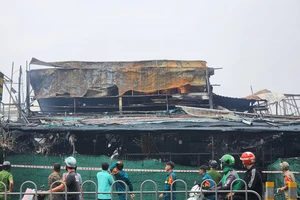 Cháy cửa hàng cây cảnh ở quận 10