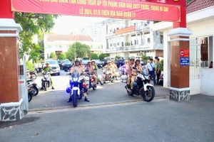 Công an quận 11 ra quân cao điểm trấn áp tội phạm