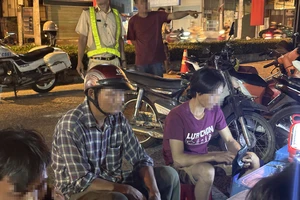 Hai anh em kè nhau về sau cuộc nhậu, bị CSGT phạt hơn 14 triệu đồng