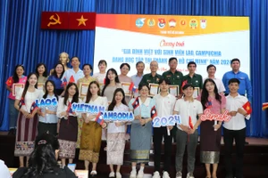 96 gia đình tại TP.HCM nhận nuôi 162 sinh viên Lào, Campuchia