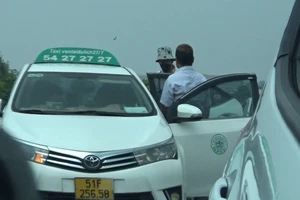 Công an vào cuộc vụ 'Tái diễn nạn tài xế taxi tráo tiền ở TP.HCM'