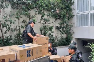 Công an thu giữ hàng chục thùng tài liệu từ nhà của CEO Quốc Cường Gia Lai