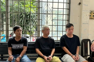 Kẻ cướp giật iPhone ở Tân Bình chuẩn bị vượt biên thì bị bắt