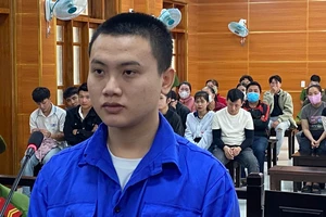 Gây án mạng bằng vỏ chai bia trong tiệc sinh nhật