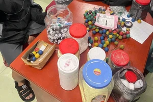 Quảng Ngãi: Phụ huynh báo công an khi thấy con chế pháo nổ