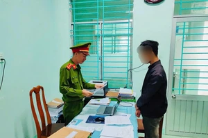 Mua pháo hoa bán kiếm lời, một thanh niên bị khởi tố