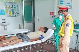 CSGT Quảng Ngãi cứu một tài xế xe đầu kéo bị phù phổi khỏi nguy kịch tính mạng