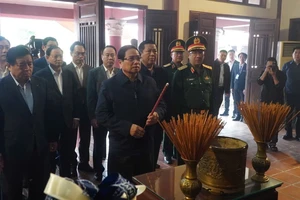 Thủ tướng Phạm Minh Chính dâng hương tưởng niệm cố Thủ tướng Phạm Văn Đồng 