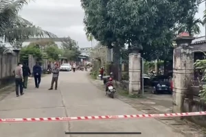 Quảng Ngãi: Chồng tạt xăng làm cháy chết vợ