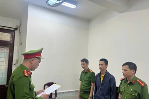 Dựng chuyện 'đi cướp giật bị công an bắt' để lừa đảo hàng trăm triệu đồng