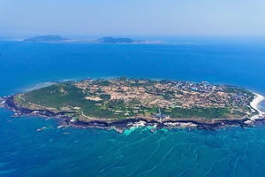 Hoang sơ thiên đường du lịch đảo Bé