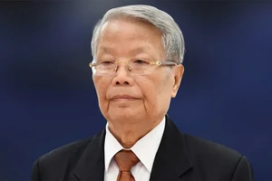 Không mang vòng hoa khi đến viếng nguyên Chủ tịch nước Trần Đức Lương tại Quảng Ngãi