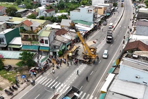 Hiện trường vụ xe tải tông nhà dân làm 4 người thương vong ở Quảng Ngãi