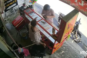 Kẻ lừa đổi vé số giả ở TP Thủ Đức từng làm một vụ tương tự ở quận 12
