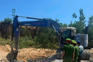 Phát hiện nhiều doanh nghiệp ở Quảng Ngãi đổ chất thải ra môi trường