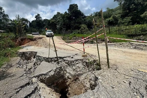 Trường lớp miền núi Quảng Ngãi hư hại do mưa lũ, cần cấp tốc sửa chữa