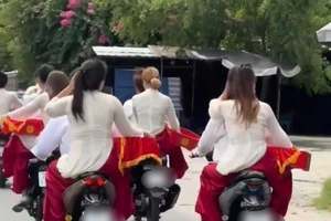 Xử phạt đoàn rước dâu không đội mũ bảo hiểm ở Quảng Ngãi