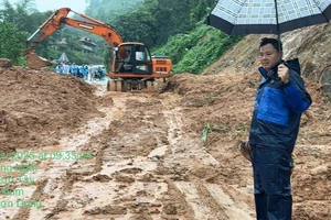 Đường Hồ Chí Minh và Trường Sơn Đông tan tác sau mưa lớn, nhiều đoạn bị 'xóa sổ'