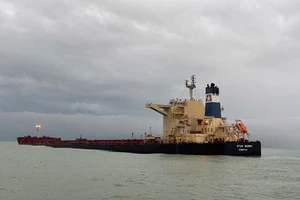 Vụ tàu 175 nghìn tấn mắc cạn ở Dung Quất: Phê bình Cảng vụ hàng hải Quảng Ngãi