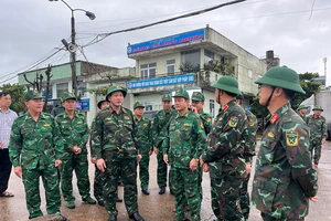 Quân khu 5 ứng trực tại Gia Lai, Quảng Ngãi ứng phó bão số 13