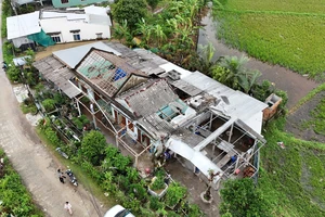 Lốc xoáy ở Quảng Ngãi: 25 mái nhà bị cuốn bay mái trong chốc lát