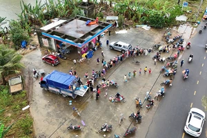 Vạn tấm lòng chia sẻ với nỗi đau của đồng bào Hòa Thịnh