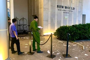 2 người vội rời đi sau khi 1 người nước ngoài tử vong bất thường tại khách sạn