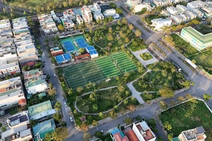 Quảng Ngãi: Dự án 15 năm chưa xong, đất công viên biến thành sân tennis