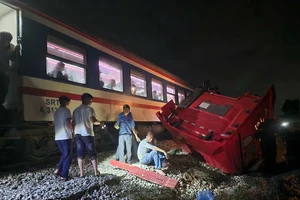 Khởi tố vụ xe đầu kéo vượt rào chắn đường sắt, va chạm tàu SE8 ở Quảng Ngãi