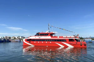 Tàu Phú Quốc Express hoạt động lại tuyến Sa Kỳ - Lý Sơn, giảm giá vé