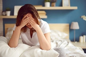 Mất ngủ mạn tính ở phụ nữ trung niên: Coi chừng nguy cơ tim mạch và rối loạn chuyển hóa