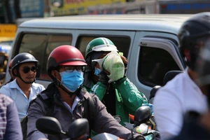 Cách phòng chống sốc nhiệt khi làm việc ngoài trời nắng nóng