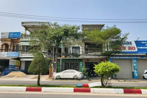 Chủ tịch Quảng Ngãi chỉ đạo báo cáo vụ ‘đi làm về thấy nhà bị chiếm’